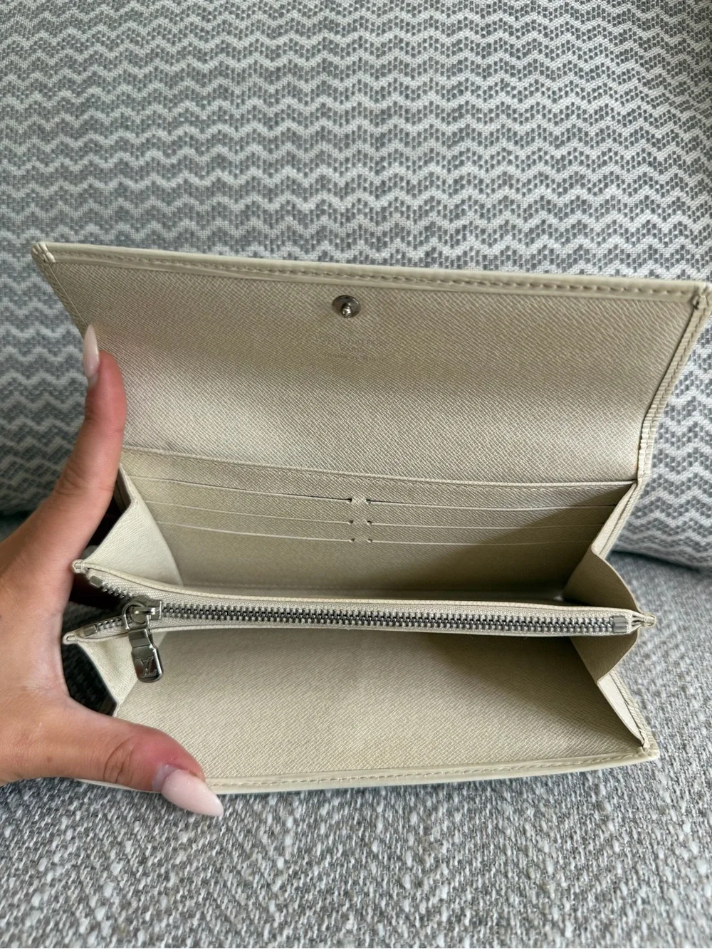 Louis Vuitton White Epi Leather Sarah Wallet Long Bifold Wallet Made in France